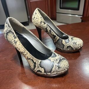 Women's BKE Size 8 Snakeskin Heels